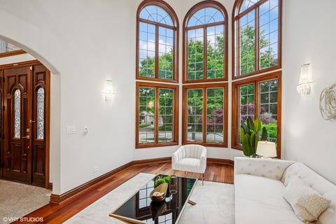 Tiny photo for 3832 W Chase Avenue, Lincolnwood, IL 60712 (MLS # 12667530)