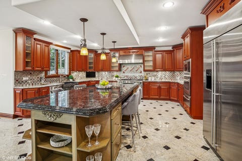 Tiny photo for 3832 W Chase Avenue, Lincolnwood, IL 60712 (MLS # 12667530)
