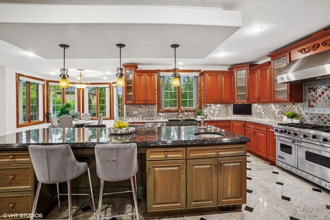 Tiny photo for 3832 W Chase Avenue, Lincolnwood, IL 60712 (MLS # 12667530)
