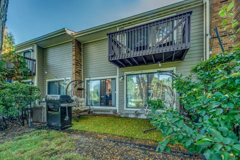 Tiny photo for 1428 N Bridgeport Drive, Mount Prospect, IL 60056 (MLS # 12476499)