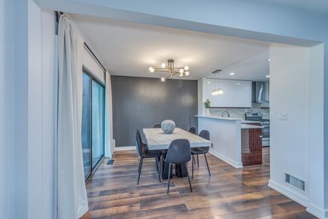 Tiny photo for 1428 N Bridgeport Drive, Mount Prospect, IL 60056 (MLS # 12476499)