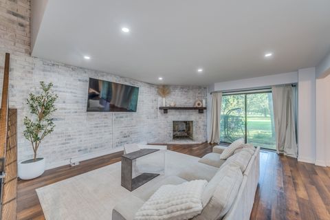 Tiny photo for 1428 N Bridgeport Drive, Mount Prospect, IL 60056 (MLS # 12476499)