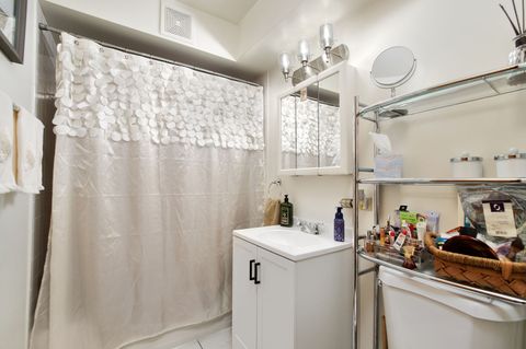 Tiny photo for 914 N Austin Boulevard #C-9, Oak Park, IL 60302 (MLS # 12614802)