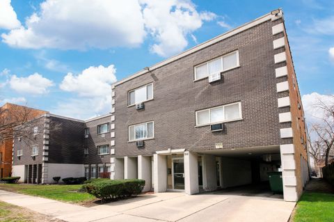 Photo of 914 N Austin Boulevard #C-9, Oak Park, IL 60302 (MLS # 12614802)