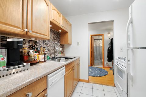 Tiny photo for 914 N Austin Boulevard #C-9, Oak Park, IL 60302 (MLS # 12614802)