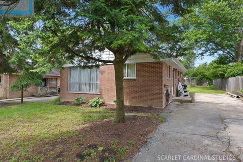Photo of 3S550 Wilbur Avenue, Warrenville, IL 60555 (MLS # 12657947)