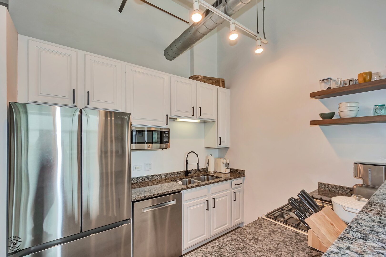 1645 W Ogden Avenue 722
