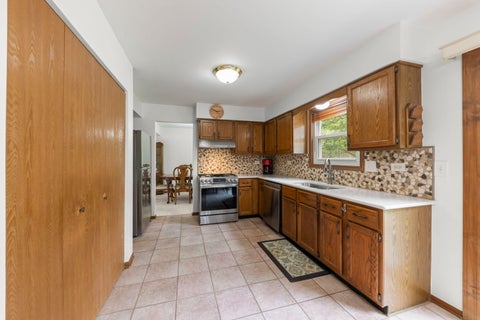 Tiny photo for 882 Aspen Drive, Lombard, IL 60148 (MLS # 12711138)
