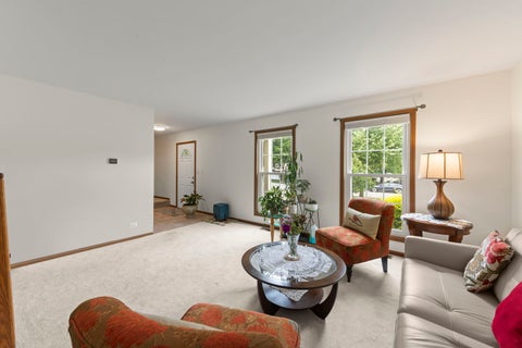 Tiny photo for 882 Aspen Drive, Lombard, IL 60148 (MLS # 12711138)