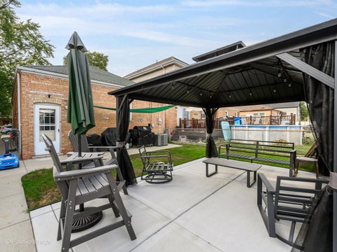 Tiny photo for 10713 S Sawyer Avenue, Chicago, IL 60655 (MLS # 12761148)