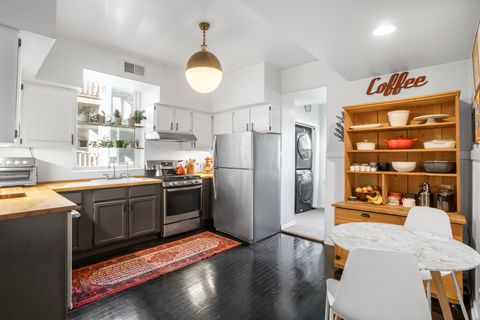 Tiny photo for 846 W GUNNISON Street #2W, Chicago, IL 60640 (MLS # 12504213)