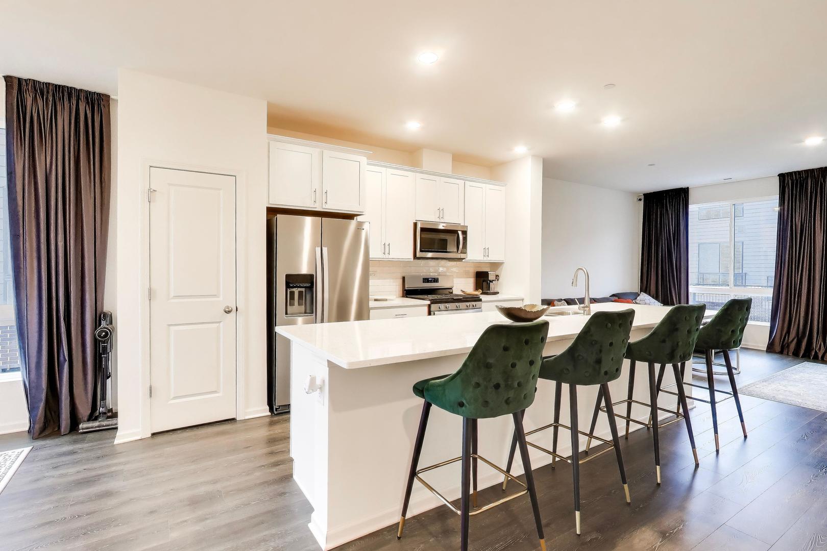 1296 Quadrant Lane