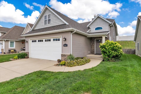Photo of 3122 W 34th Street, Davenport, IA 52806 (MLS # 12708644)