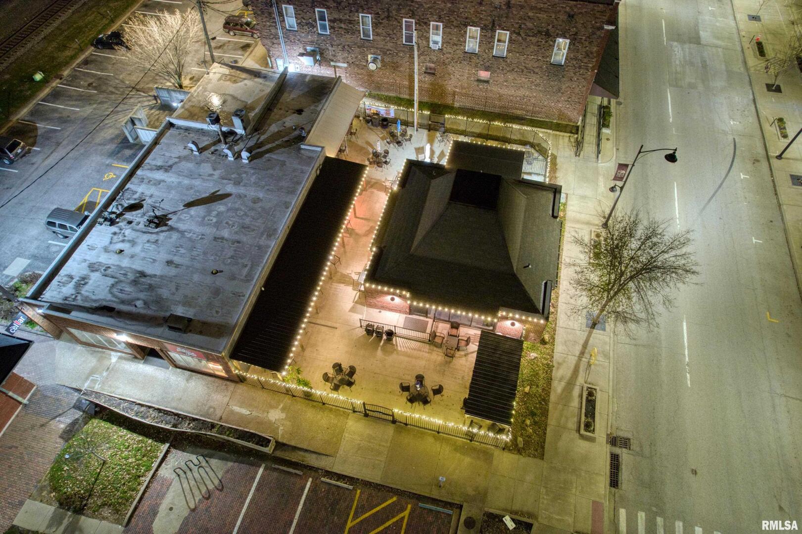 101 W MONROE Street