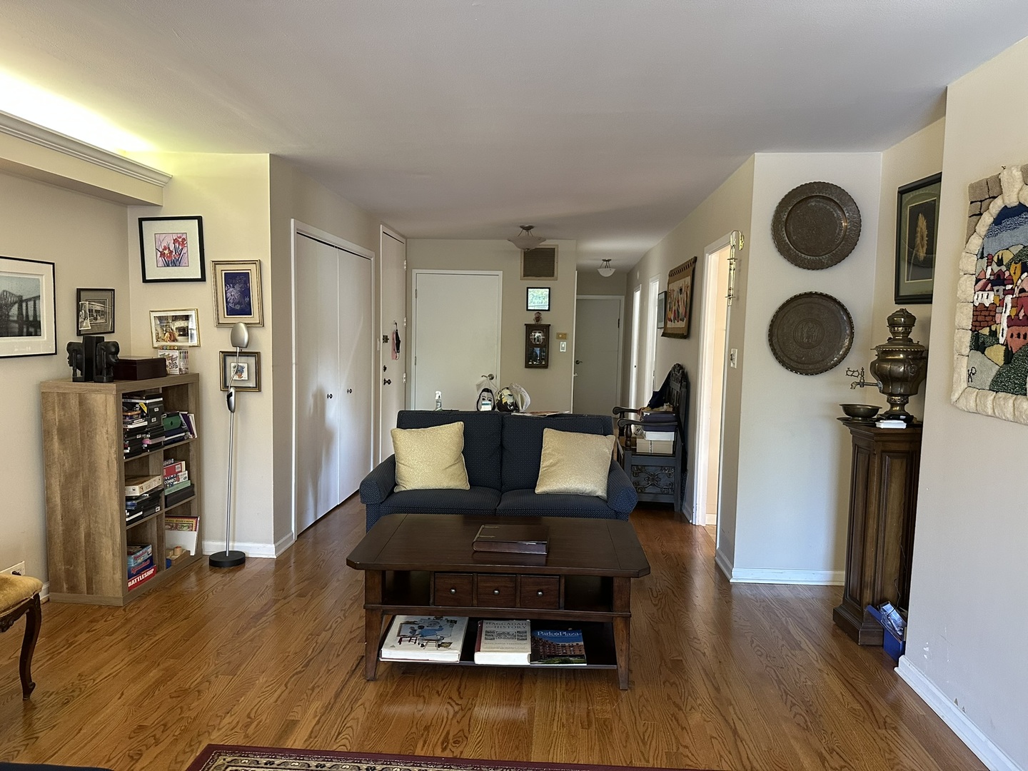 7033 N Kedzie Avenue 301