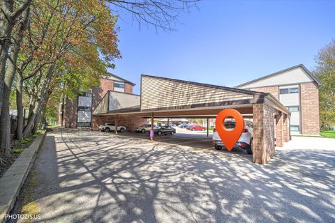 Tiny photo for 550 Vine Avenue #104, Highland Park, IL 60035 (MLS # 12617825)