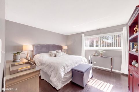 Tiny photo for 550 Vine Avenue #104, Highland Park, IL 60035 (MLS # 12617825)