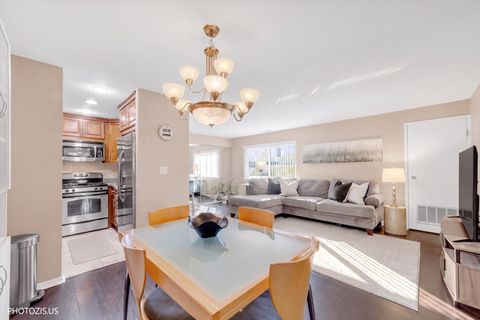 Tiny photo for 550 Vine Avenue #104, Highland Park, IL 60035 (MLS # 12617825)