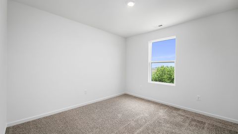 Tiny photo for 863 Cascade Court, Pingree Grove, IL 60140 (MLS # 12614961)