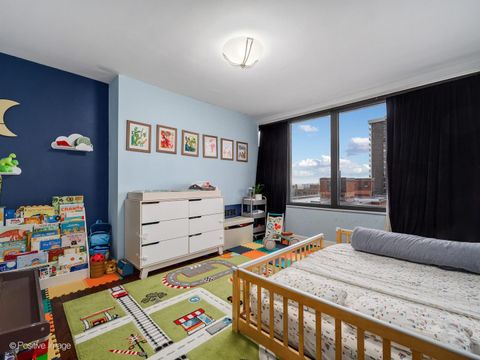 Tiny photo for 5801 N Sheridan Road #16B, Chicago, IL 60660 (MLS # 12630590)