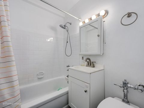 Tiny photo for 5801 N Sheridan Road #16B, Chicago, IL 60660 (MLS # 12630590)