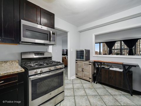 Tiny photo for 5801 N Sheridan Road #16B, Chicago, IL 60660 (MLS # 12630590)