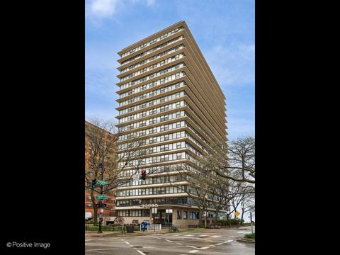 Photo of 5801 N Sheridan Road #16B, Chicago, IL 60660 (MLS # 12630590)
