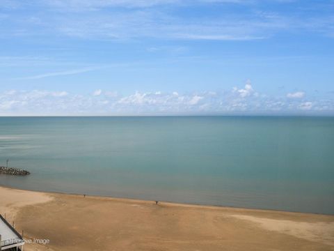 Tiny photo for 5801 N Sheridan Road #16B, Chicago, IL 60660 (MLS # 12630590)