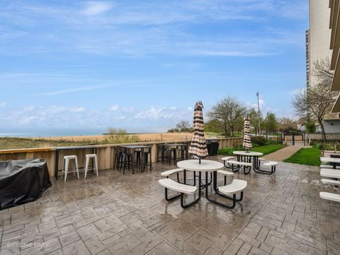 Tiny photo for 5801 N Sheridan Road #16B, Chicago, IL 60660 (MLS # 12630590)