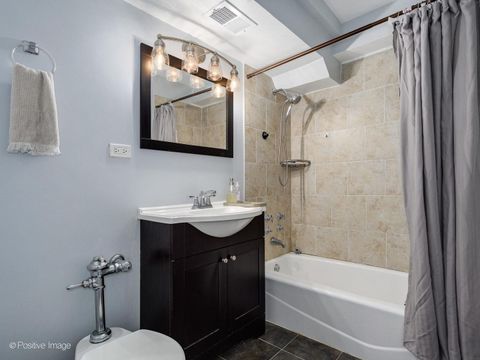 Tiny photo for 5801 N Sheridan Road #16B, Chicago, IL 60660 (MLS # 12630590)
