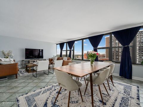 Tiny photo for 5801 N Sheridan Road #16B, Chicago, IL 60660 (MLS # 12630590)