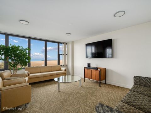 Tiny photo for 5801 N Sheridan Road #16B, Chicago, IL 60660 (MLS # 12630590)