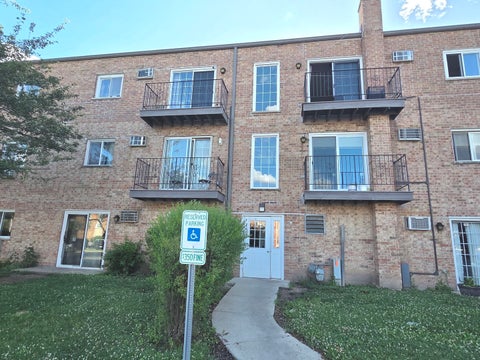 Photo of 151 Elk Trail #348, Carol Stream, IL 60188 (MLS # 12677969)