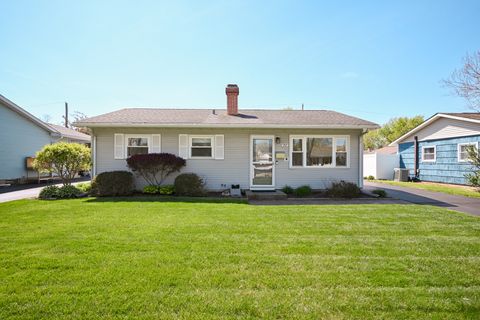 Photo of 907 Lilac Lane, Joliet, IL 60435 (MLS # 12608274)