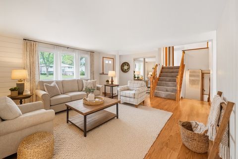 Tiny photo for 1614 Kingston Lane, Schaumburg, IL 60193 (MLS # 12512280)