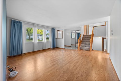 Tiny photo for 1614 Kingston Lane, Schaumburg, IL 60193 (MLS # 12512280)