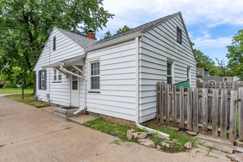 Tiny photo for 938 53rd Street, Moline, IL 61265 (MLS # 12739084)