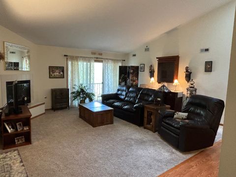 Tiny photo for Oak Lawn, IL 60453 (MLS # 12636457)