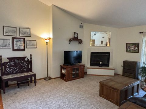 Tiny photo for Oak Lawn, IL 60453 (MLS # 12636457)