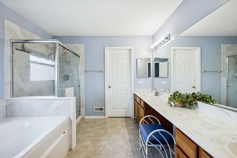 Tiny photo for 10 Barrington Court, Lake In The Hills, IL 60156 (MLS # 12535168)