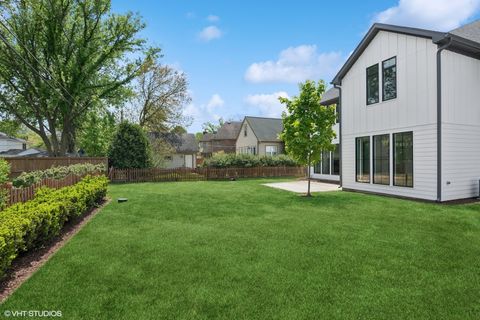 Tiny photo for 613 S Chatham Avenue, Elmhurst, IL 60126 (MLS # 12445752)
