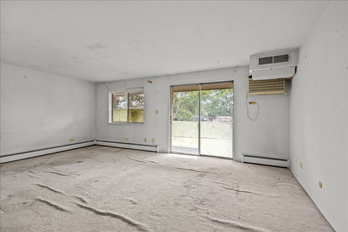 1206 E Fairview Street 305