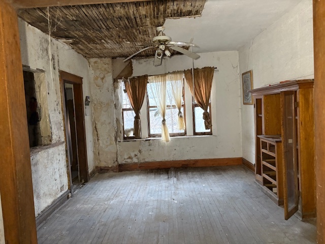 11219 S Vernon Avenue