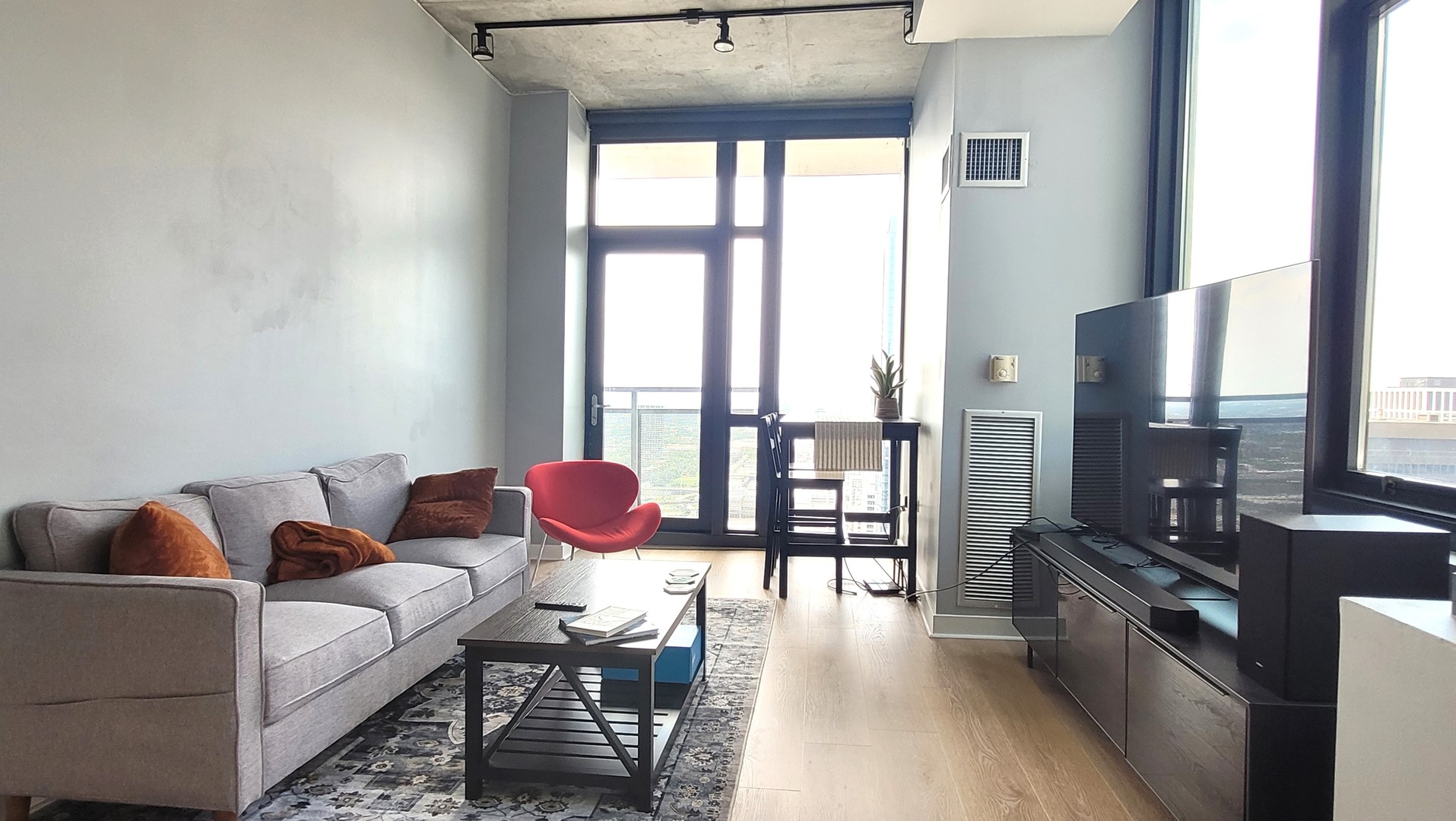 235 W Van Buren Street 4414