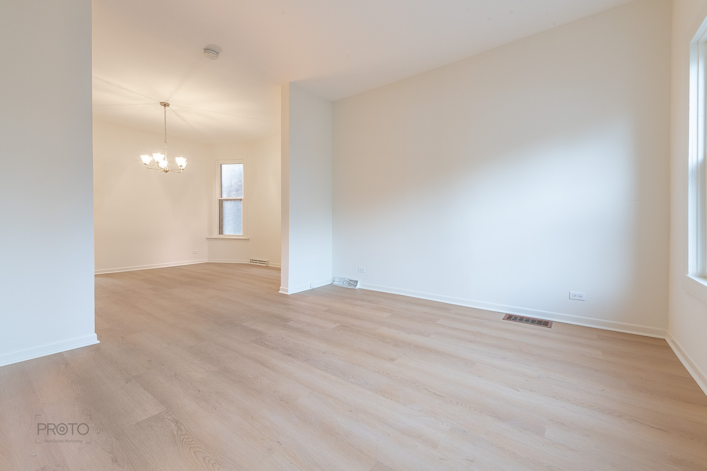 2633 N Springfield Avenue