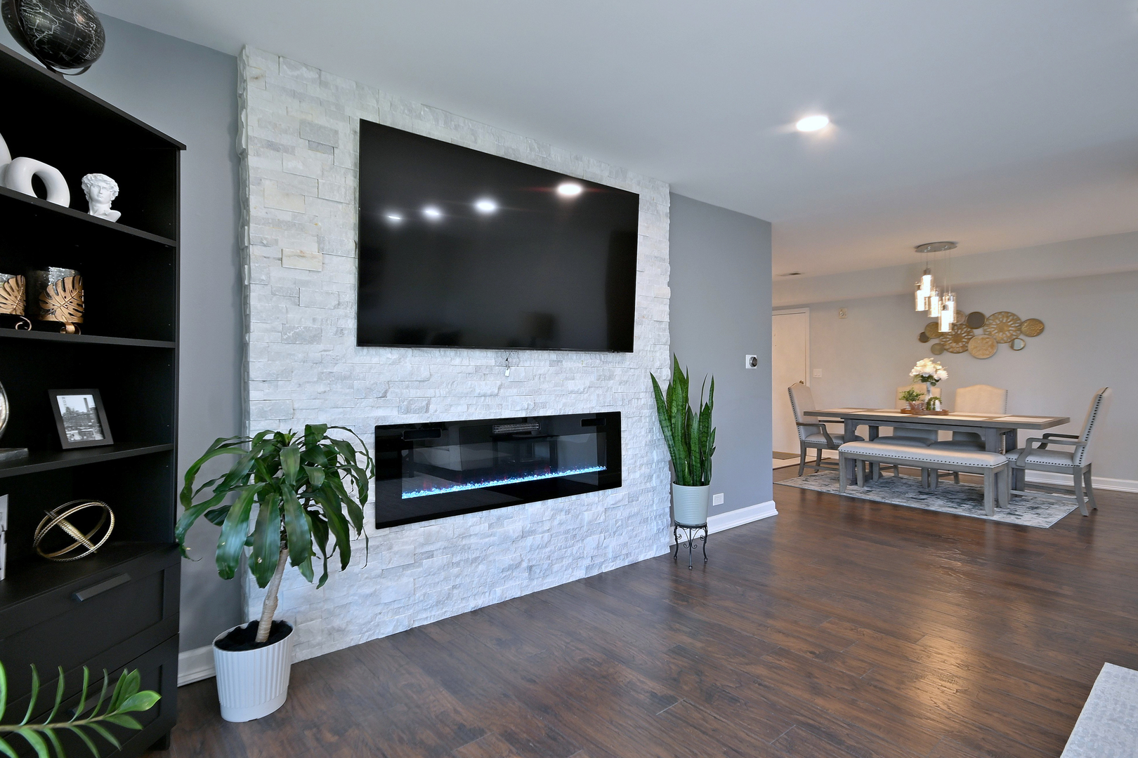 1255 W Prospect Avenue 302