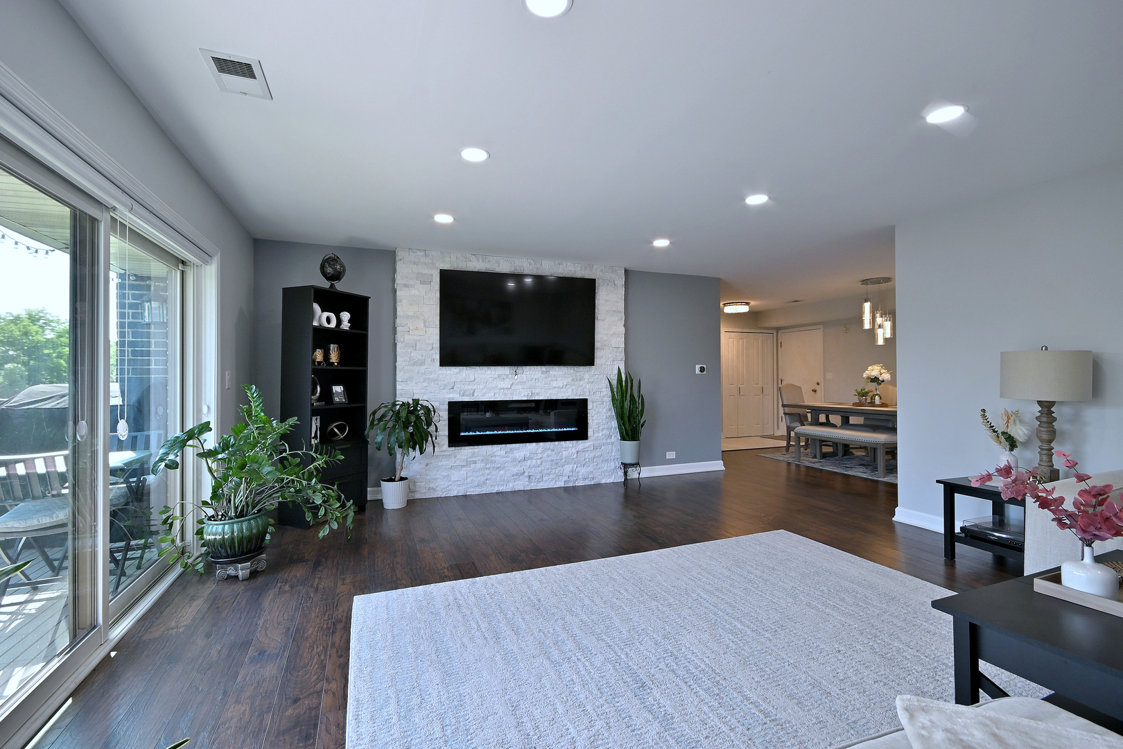 1255 W Prospect Avenue 302