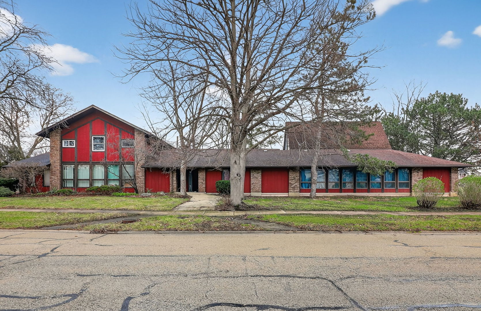 308 W Robinhood Way
