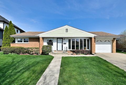 Tiny photo for 8016 W Leland Avenue, Norridge, IL 60706 (MLS # 12617882)