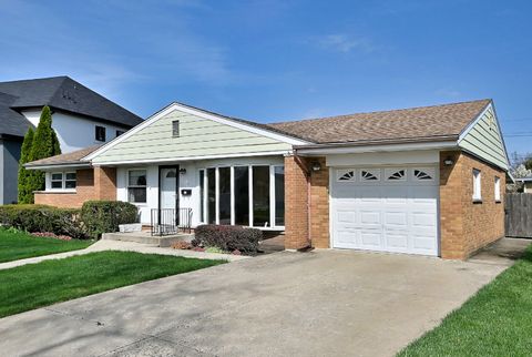 Tiny photo for 8016 W Leland Avenue, Norridge, IL 60706 (MLS # 12617882)